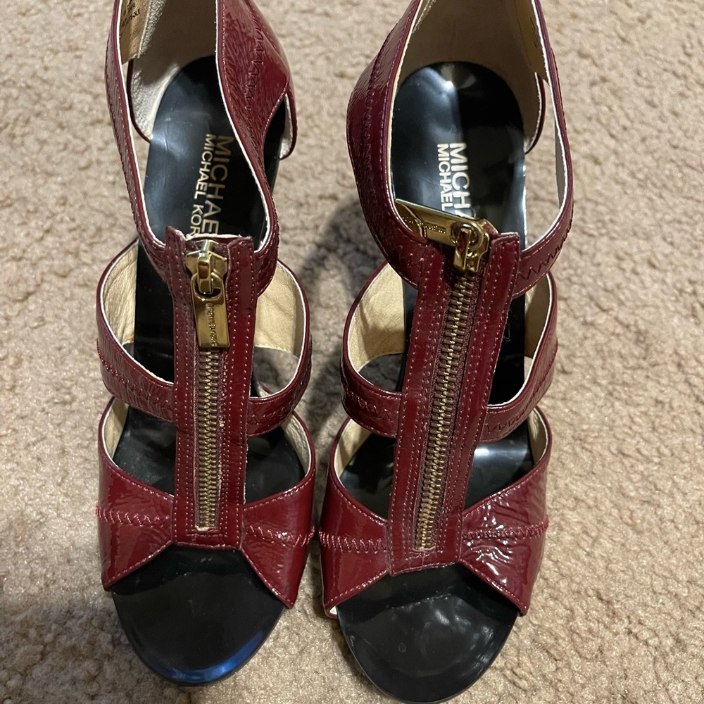 MICHAEL KORS NWOT Burgundy heel